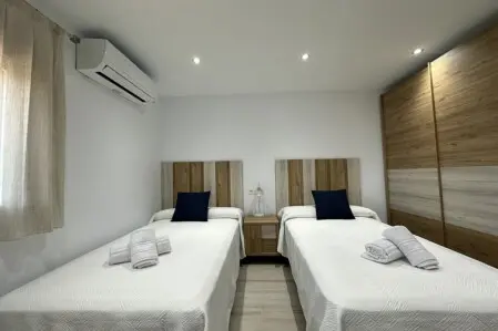 habitacion con climatizacion y television casa rural