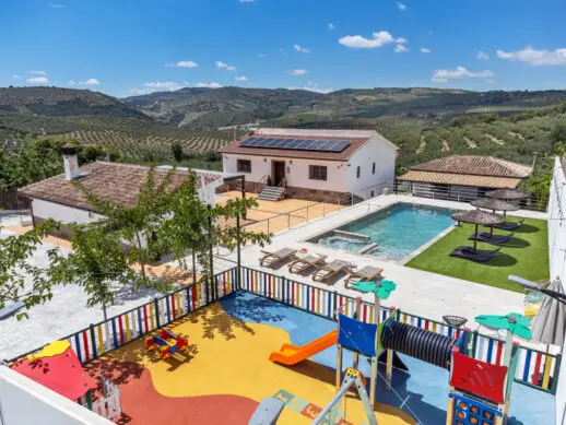Casa rural en Montefrío con piscina y zona exterior