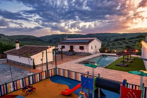 Casa rural en Montefrío con piscina y zona exterior